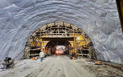 Ba năm khoét núi mở hầm nối thông cao tốc Bắc – Nam qua địa hình hiểm trở