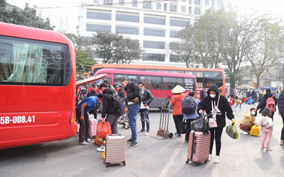 Tăng lượt xe khách, chuyến tàu phục vụ Tết Dương lịch 2026