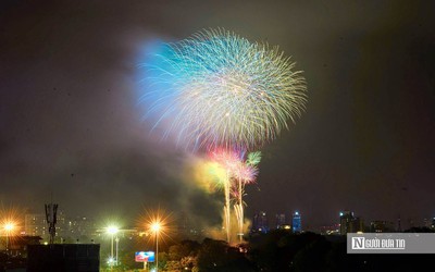 Mãn nhãn màn pháo hoa chào mừng năm mới 2026
