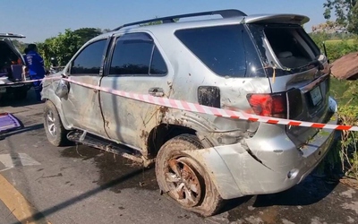 Phát hiện 9 người tử vong trong xe ô tô rơi xuống kênh