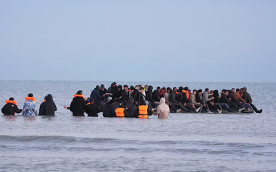 Châu Âu cứng rắn hơn về vấn đề di cư với “trung tâm hồi hương”