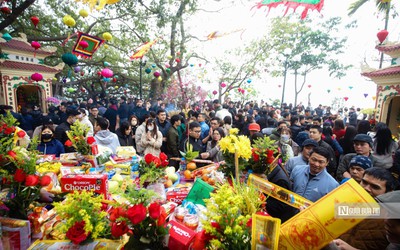 "Mỏ vàng" du lịch tâm linh