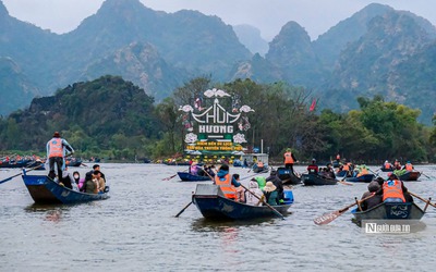 Thủ tướng: Không tổ chức du xuân, chúc Tết trong giờ làm việc