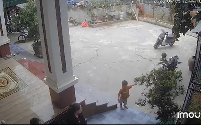 Đẻ con khôn...