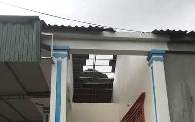 Nghệ An: Mưa lớn, giông lốc khiến nhiều nhà dân bị hư hỏng