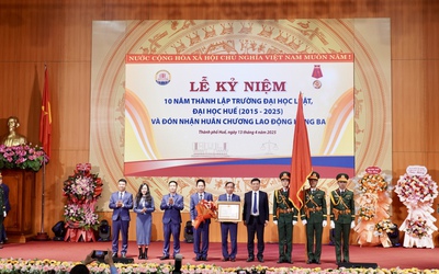 Huế: Trường Đại học Luật đón nhận Huân chương Lao động hạng Ba tại lễ kỷ niệm 10 năm thành lập