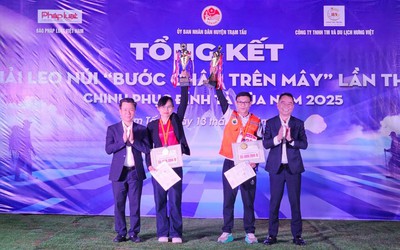 Giải leo núi "Bước chân trên mây" lần thứ II thành công rực rỡ