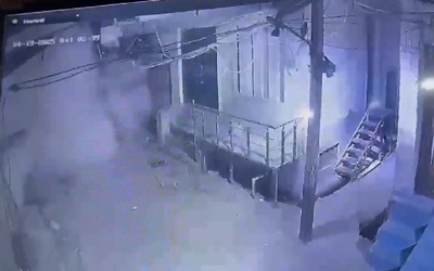 Tòa nhà 4 tầng bất ngờ đổ sập trong đêm, 4 người tử vong