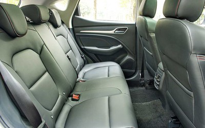 Theo quy định mới nhất, xe 5 chỗ chở khách có được chở hàng hóa?
