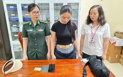 Phát hiện người phụ nữ vận chuyển trái phép 4kg vàng qua cửa khẩu