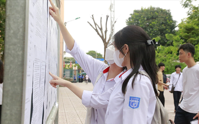 Học sinh "chạy nước rút" trước kỳ thi vào lớp 10 công lập