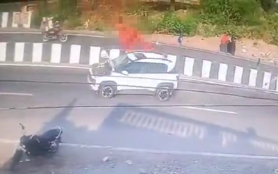 Đi bộ qua đường, người phụ nữ bị ô tô tông tử vong