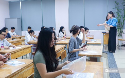Để tiếng Anh thành ngôn ngữ thứ hai, giáo viên phải nâng cao trình độ