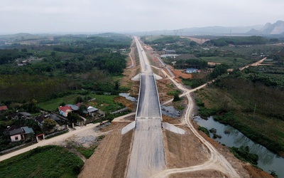 Cao tốc Vạn Ninh - Cam Lộ "bứt tốc", hứa hẹn thông xe tuyến chính đúng hẹn