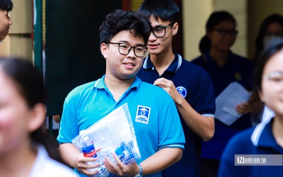 Tiếng Anh trở thành ngôn ngữ thứ hai: "Không phải gọt chân cho vừa giày"