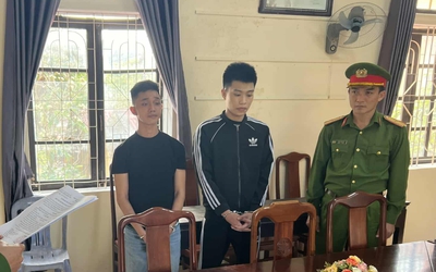Khởi tố 2 thanh niên dùng ly uống bia ném người gây thương tích