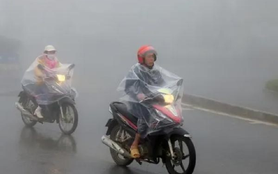 Cuối tháng 4 còn xuất hiện không khí lạnh "lạ thường" kèm mưa rất to