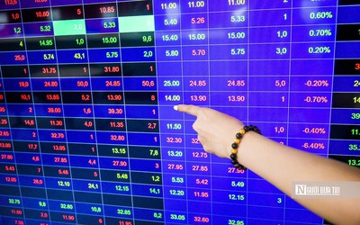 Có nên xuống tiền vào chứng khoán ở thời điểm này?