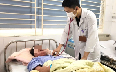 Tự mua thuốc cảm uống, cô gái trẻ tím môi, loét toàn thân vì dị ứng thuốc hiếm gặp