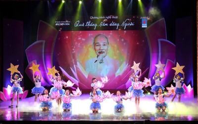 Chương trình nghệ thuật đặc biệt “Quà tháng 5 dâng Người": Rộng dài một tình yêu với Bác
