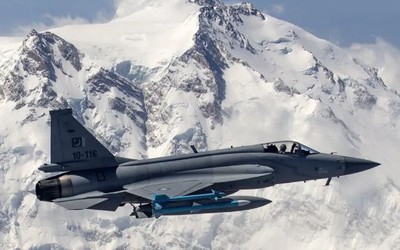Pakistan tung video JF-17 xuất kích từ căn cứ bí mật, tấn công Ấn Độ