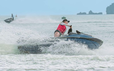 Câu chuyện phía sau màn trình diễn Jetski  bắn pháo hoa trên mặt biển hoành tráng sắp diễn ra tại Cát Bà