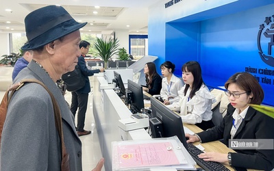 Không chấp nhận cán bộ "sáng cắp ô đi, tối cắp ô về", làm việc cầm chừng, định kỳ nâng lương