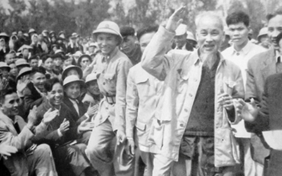 “Thần linh pháp quyền” trong tư tưởng Hồ Chí Minh