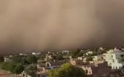 Bão bụi dữ dội tấn công gần biên giới Pakistan - Ấn Độ