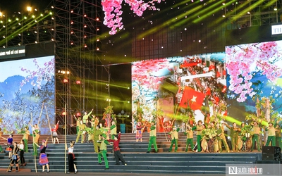 “Hồ Chí Minh – Người là niềm tin tất thắng”