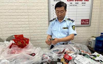 Phát hiện hàng loạt đồ ăn vặt nhập lậu bán tràn lan cho trẻ em tại Hải Dương