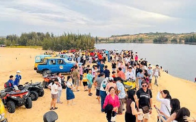 Danh tính nạn nhân trong vụ xe địa hình chở khách rơi xuống hồ Khu du lịch Bàu Trắng