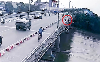 Cô giáo lao xuống dòng nước chảy xiết cứu nữ sinh lớp 12 nhảy cầu
