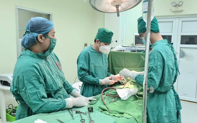 Cứu sống cụ bà 78 tuổi xuất huyết tiêu hóa nguy kịch