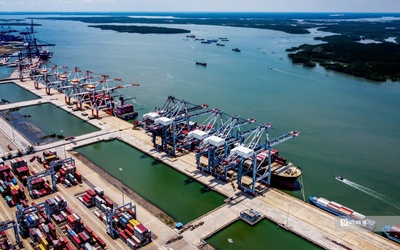 Việt Nam xuất siêu 878,5 triệu SGD sang Singapore trong 4 tháng đầu năm