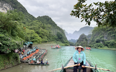 Những “cơ trưởng mặt nước” chở di sản bằng tình yêu quê hương