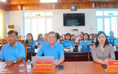 Công đoàn Bình Phước: Trao giải Cuộc thi trực tuyến tìm hiểu pháp luật về An toàn giao thông năm 2025