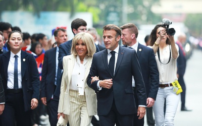 Tổng thống Pháp Macron giao lưu với sinh viên Việt Nam