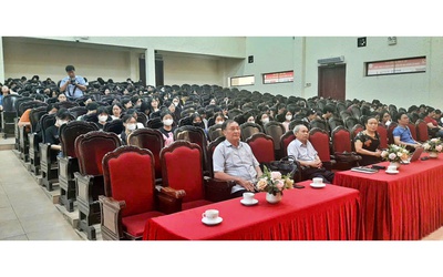 Hội Luật gia tỉnh Nam Định tuyên truyền pháp luật cho 350 sinh viên