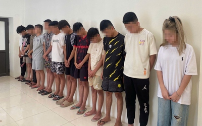 Trêu ghẹo 2 thiếu nữ ở Sầm Sơn, 2 thanh niên bị đánh gục trên đường