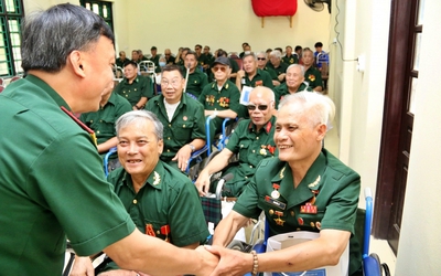 Trình Chủ tịch nước tặng quà cho hơn 1.576.000 người có công