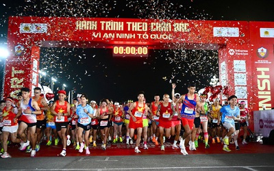 Những hình ảnh đẹp giải chạy “Hành trình theo chân Bác - Vì an ninh Tổ quốc” 2025