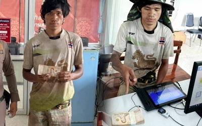 Đi nhặt rác, người đàn ông phát hiện cục tiền mặt bên lề đường