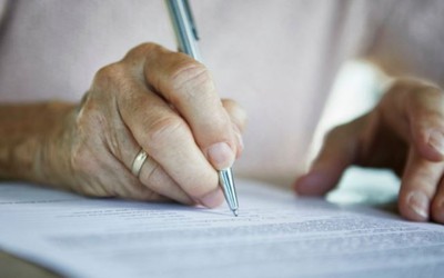 Di chúc bị tẩy xoá, có được coi là hợp pháp?