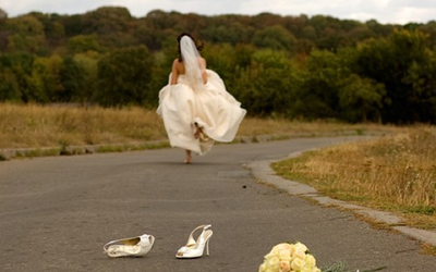 Cô dâu bỏ trốn trong đám cưới, hai họ sững sờ khi biết sự thật "động trời"