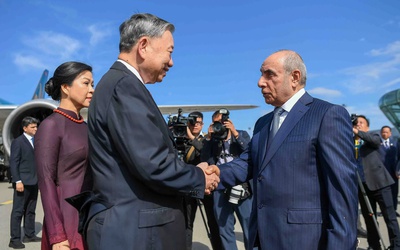 Tổng Bí thư đến Baku, bắt đầu thăm cấp Nhà nước Azerbaijan