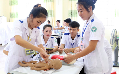 Bản tin 10/5: Các trường Y Dược đồng loạt tăng học phí, cao nhất gần 130 triệu đồng/năm