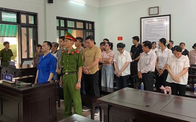 Tổ chức cho người khác xuất cảnh trái phép, 13 bị cáo lĩnh án