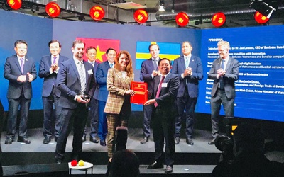 Bình Định trao chứng nhận đầu tư dự án 1 tỷ USD cho Tập Đoàn Syre Thụy Điển