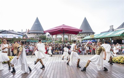 Show “Dư âm” lấy cảm hứng từ hoàng hậu Pháp Marie Antoinette trên đỉnh Bà Nà khiến khán giả mê mẩn